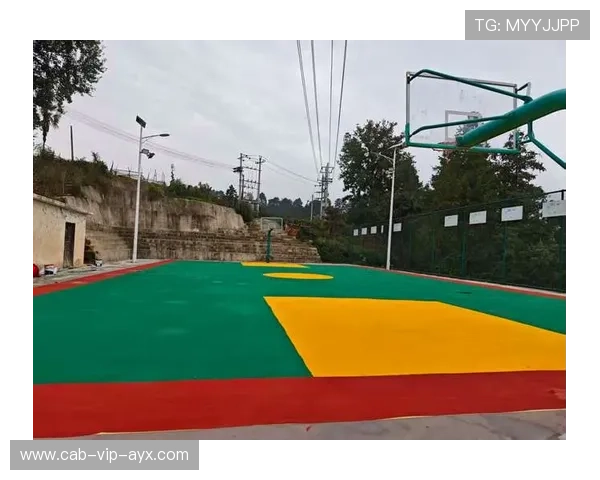 采用新技术提升篮球场地设施水平，新型篮球场